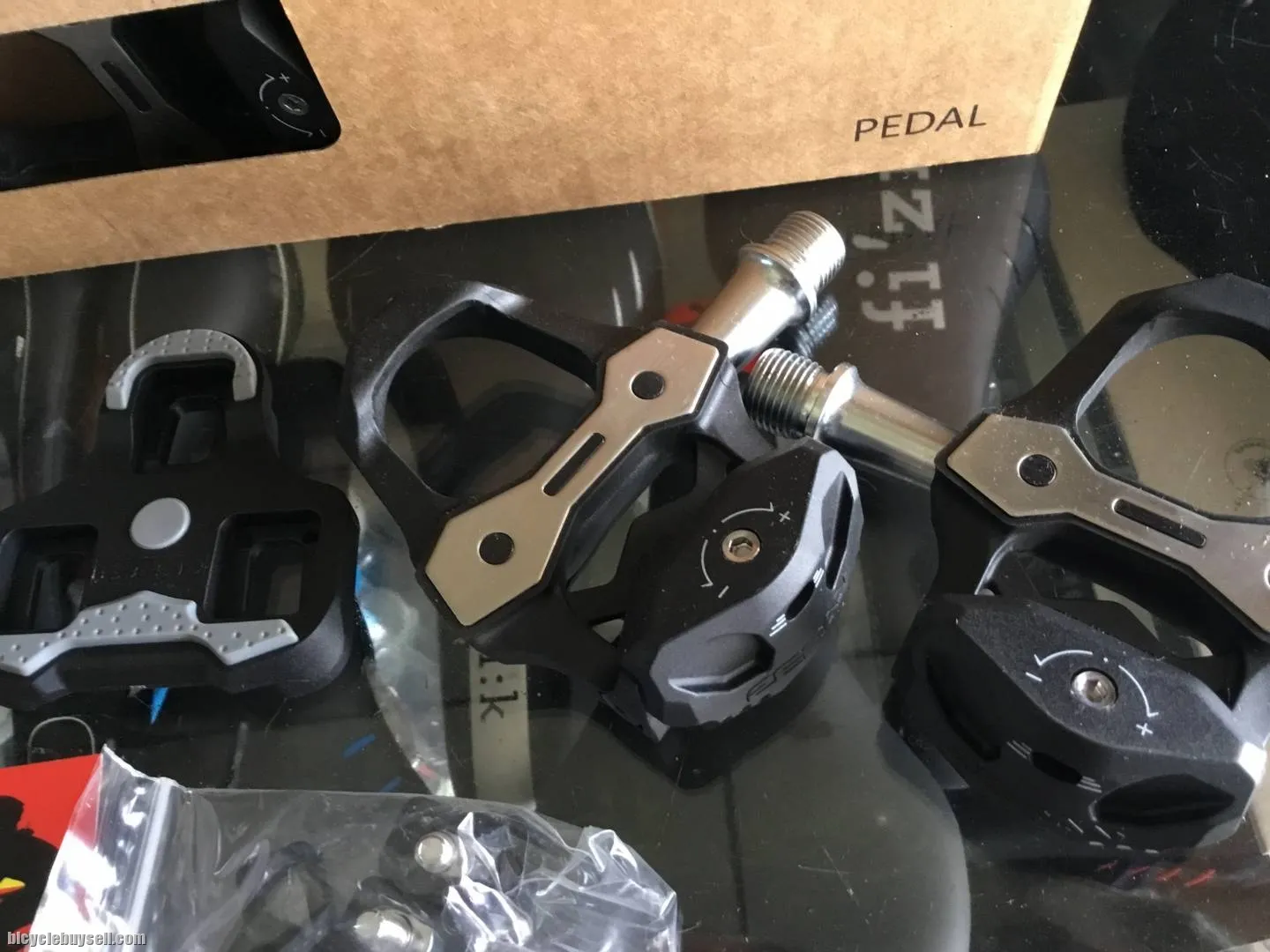 Zeray Road Clipless Pedal / Carbon (free pos w.m)