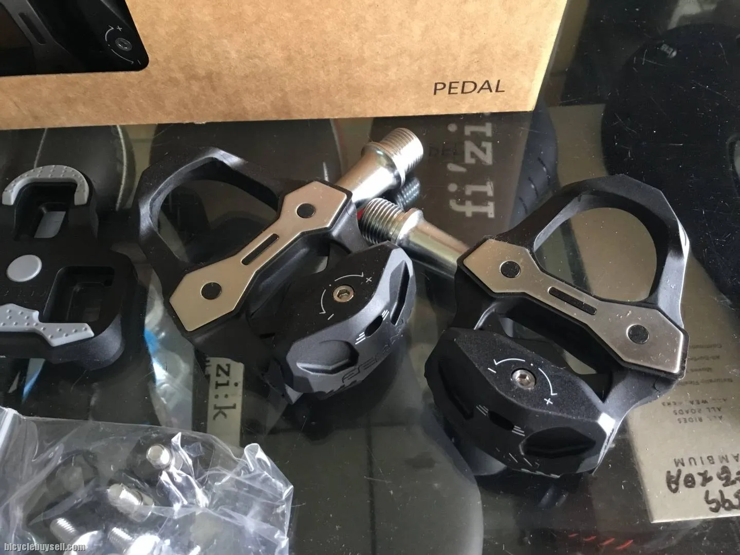 Zeray Road Clipless Pedal / Carbon (free pos w.m)