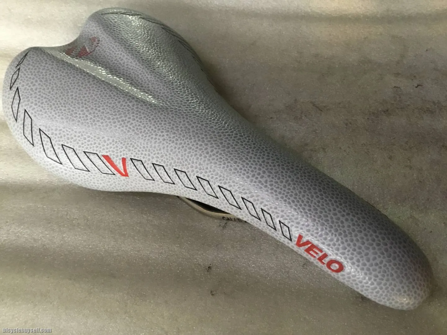 Velo Limited Edition Saddles | Titanium Rail @ free pos