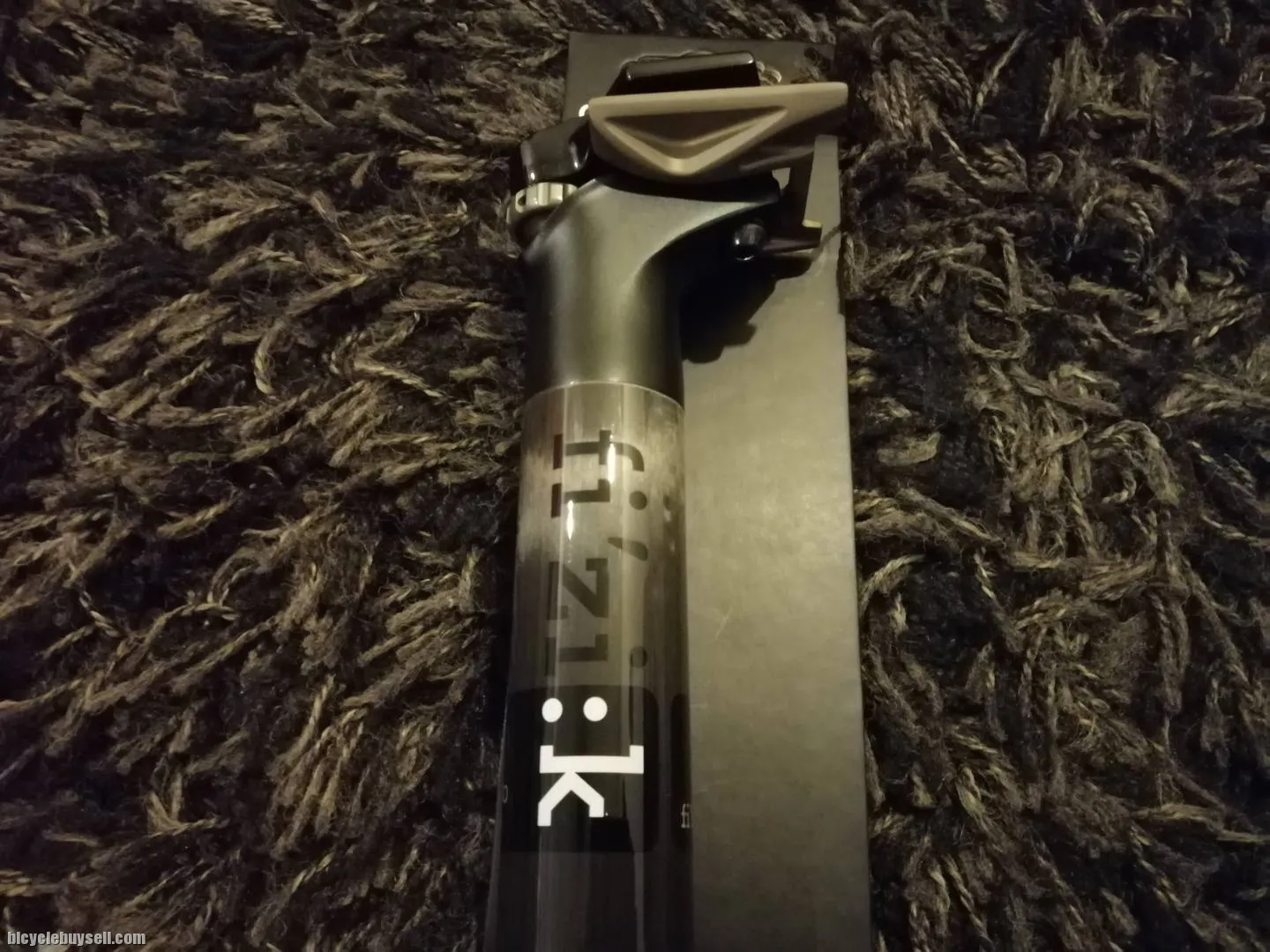 Fizik Cyrano R1 30.9 x 400mm 25mm Offset Carbon Seat Post