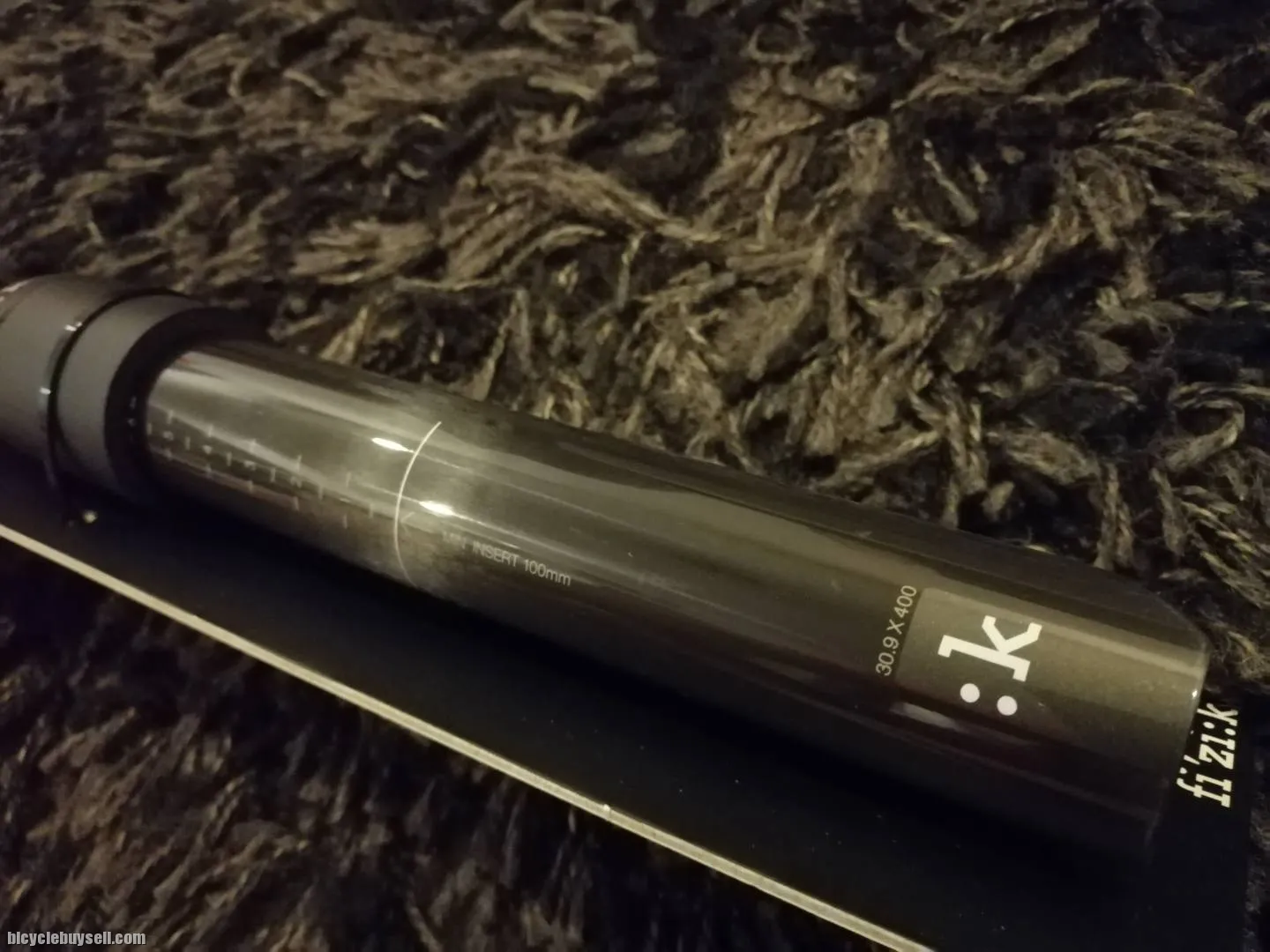 Fizik Cyrano R1 30.9 x 400mm 25mm Offset Carbon Seat Post