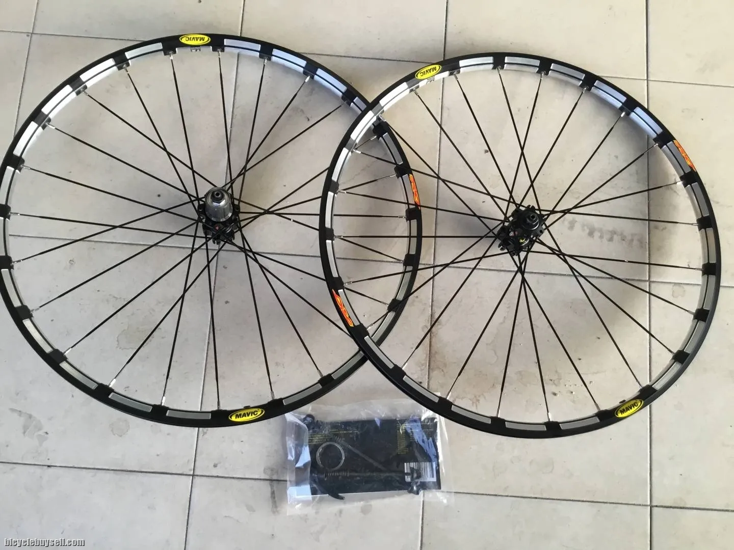 Mavic CrossRide | 29er Seal Bearing Wheelset -- free courier
