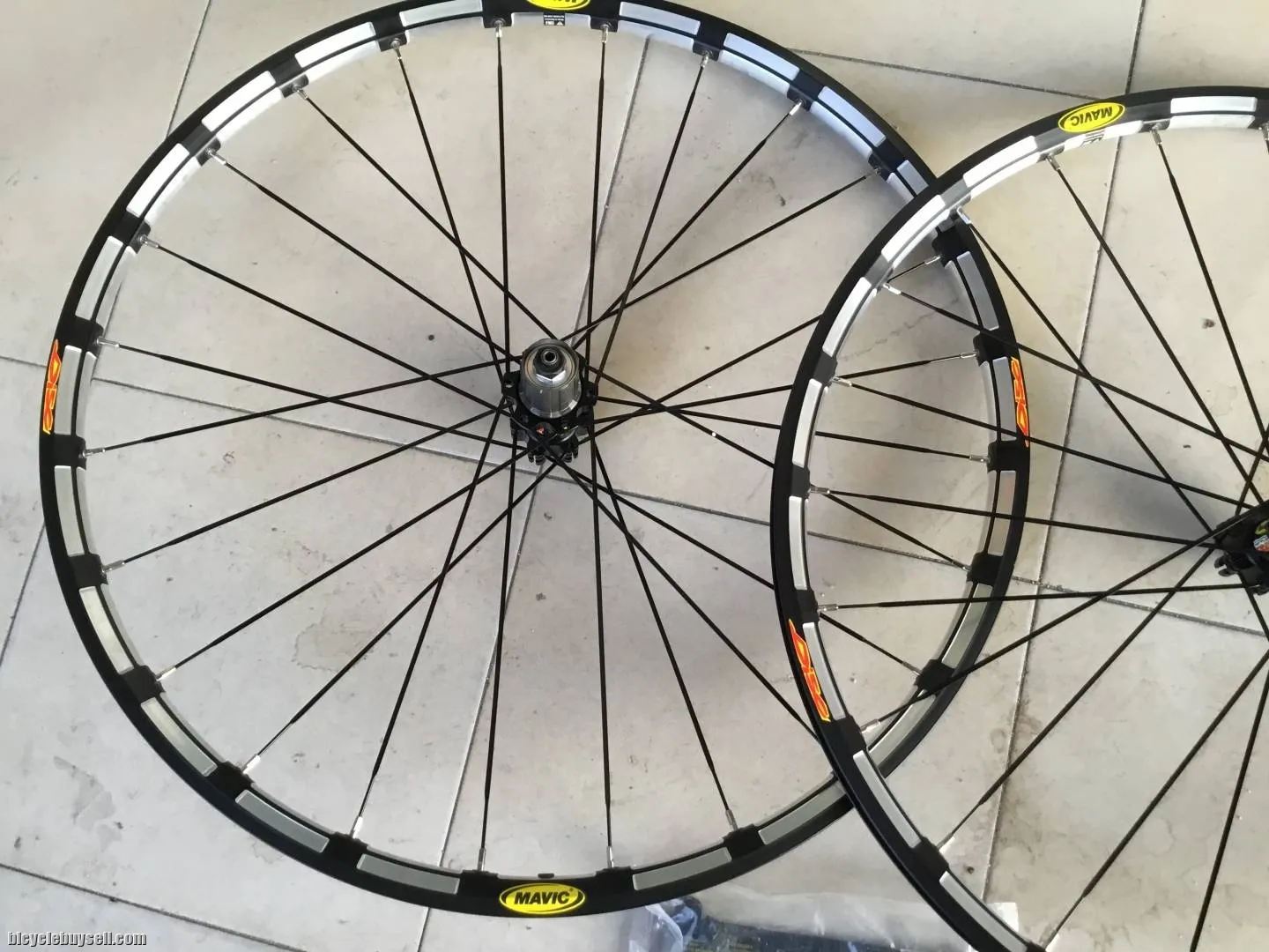 Mavic CrossRide | 29er Seal Bearing Wheelset -- free courier