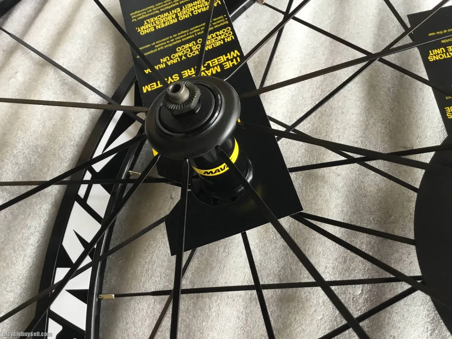 Mavic Cosmic Elite 40mm RoadWheelset | Clincher | Made in Romania @ free pos