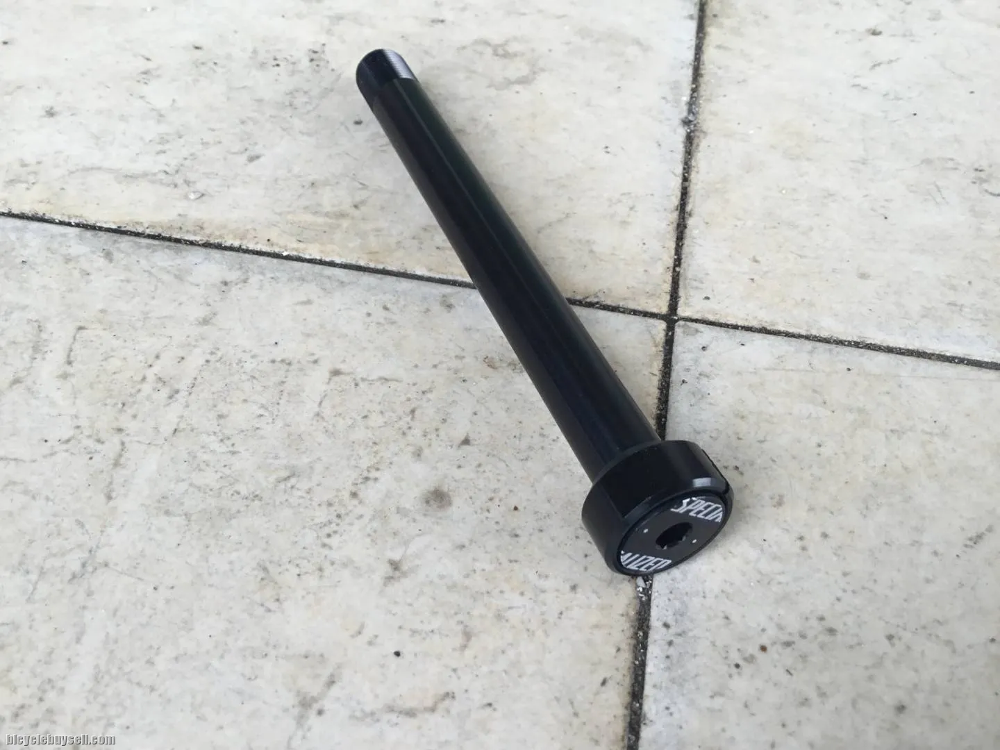 Specialized Road ThruAxle 12x100mm - free courier