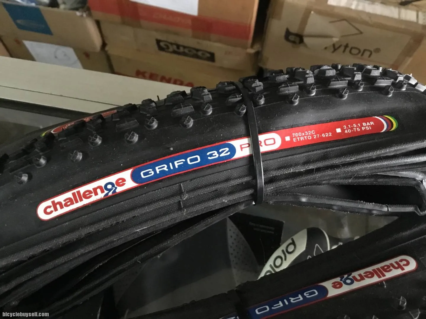 Challenge Grifo 32 Pro Cross clincher tyres 1pair (free pos w.m)