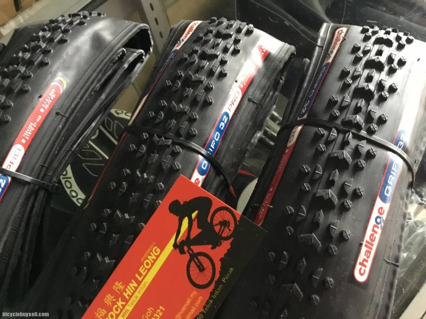 Challenge Grifo 32 Pro Cross clincher tyres 1pair (free pos w.m)