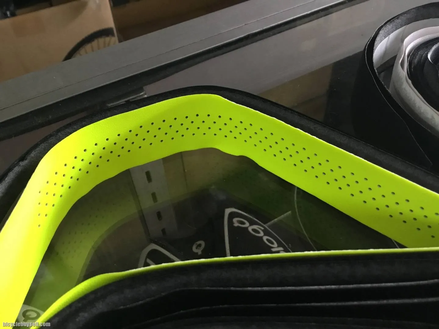 Velo Classic Dual Color Bar Tape (free pos w.m)