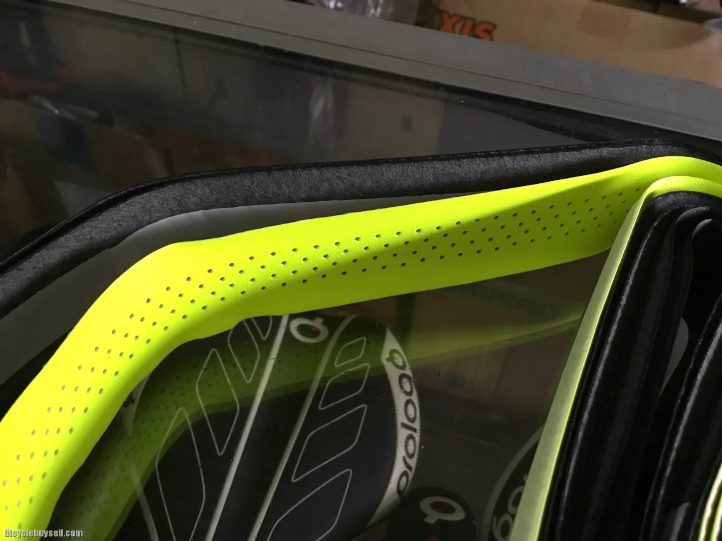 Velo Classic Dual Color Bar Tape (free pos w.m)