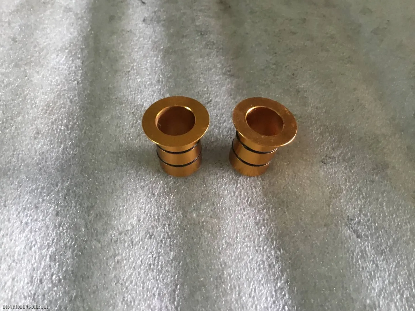 Road Hub Adaptor Conversion 15x100mm to 12x100mm @ free pos