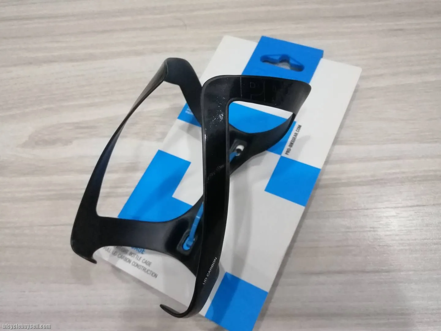 PRO UD Full Carbon Bottle Cage