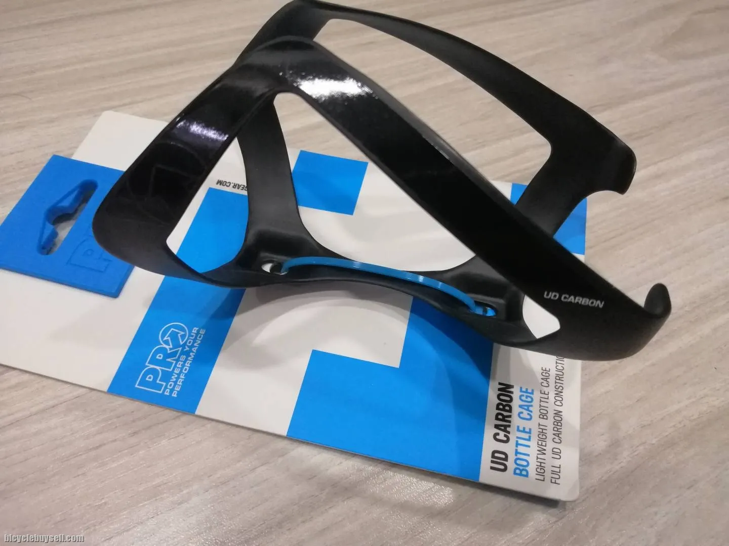 PRO UD Full Carbon Bottle Cage