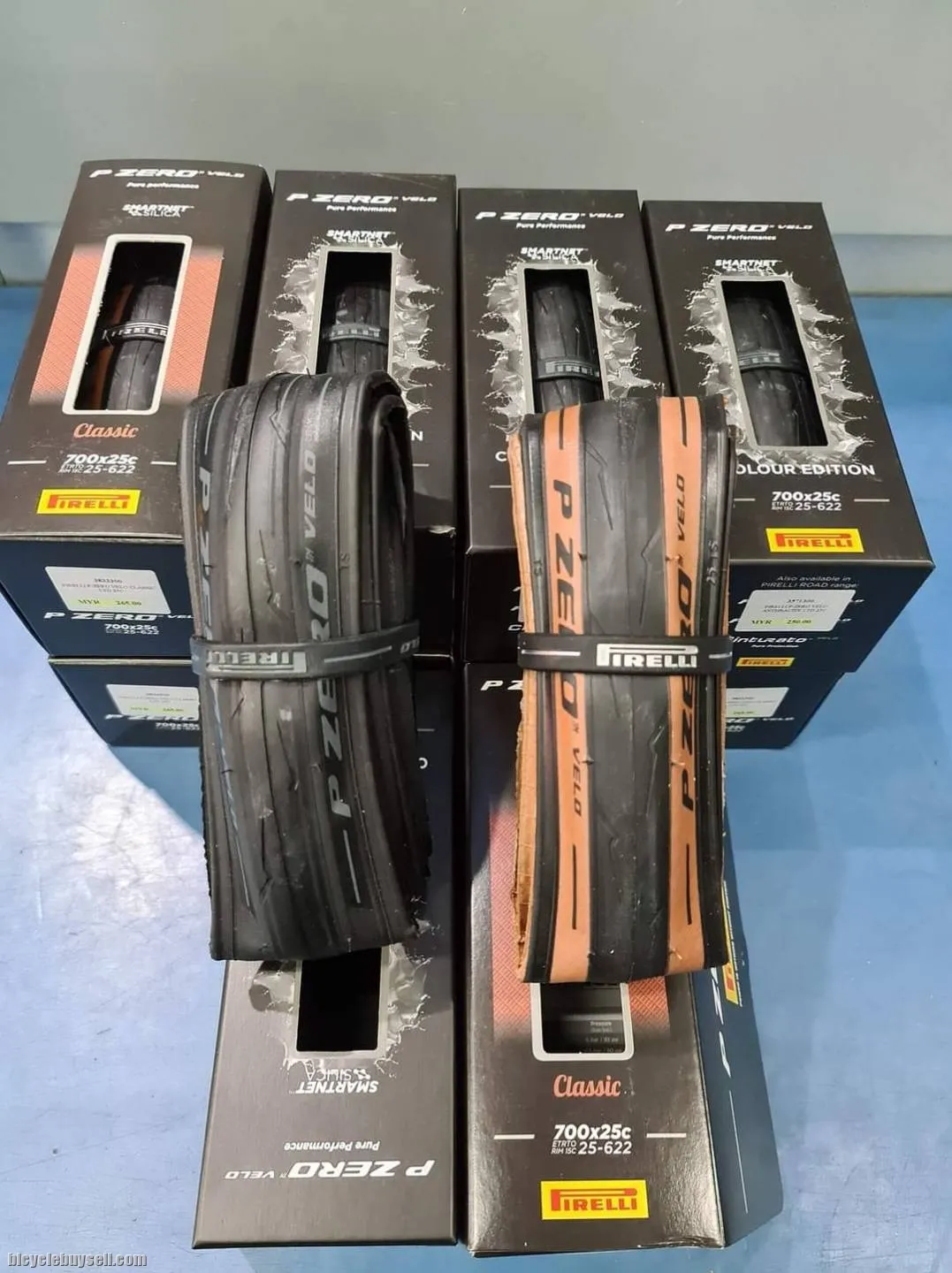 Pirelli P-Zero Velo Color Edition (700x25c) Tires (2023 model) ! Brand New !!