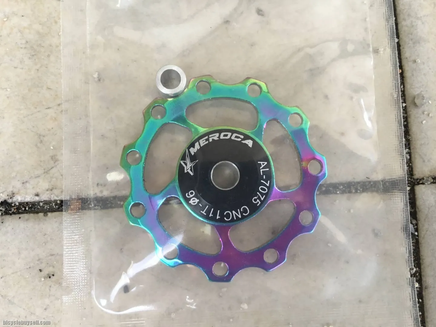 Meroca 11T Pulley Titanium Rainbow - free courier