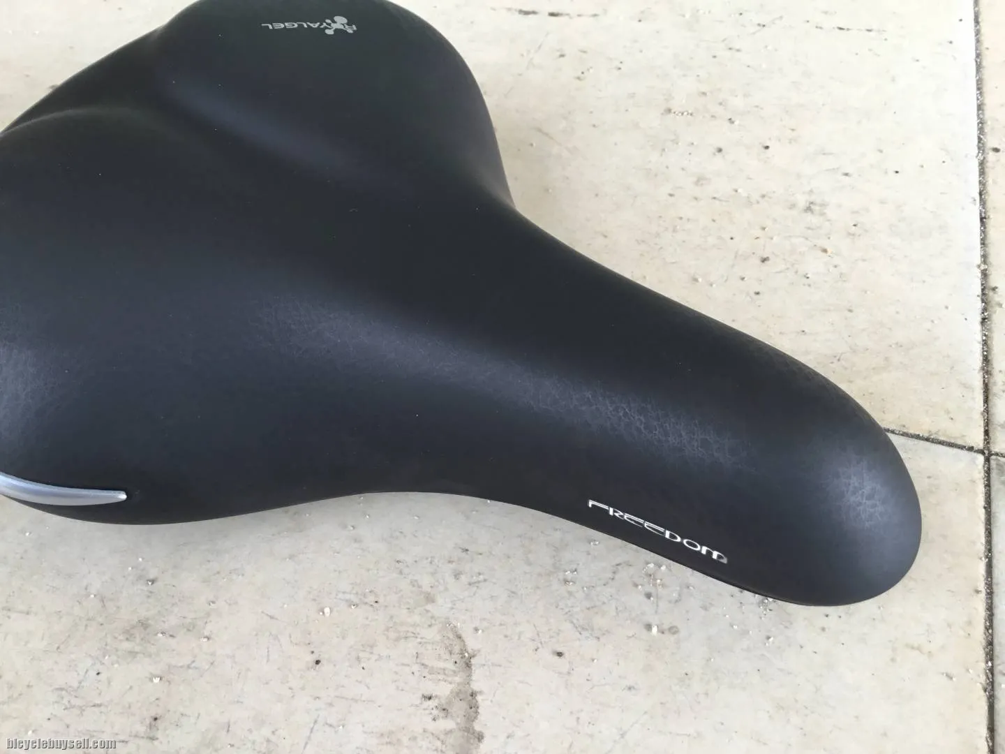 Selle Royal Gel FreeWay Comfortable Saddles - free courier