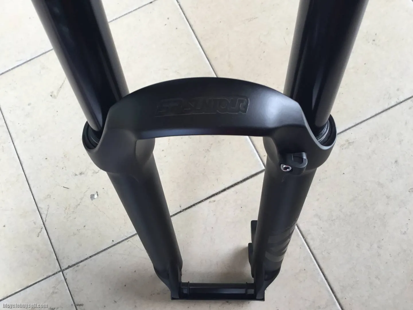 Epixon 27.5" Air Fork / 9mm QR (Crown Remote) - Latest Model --  free courier
