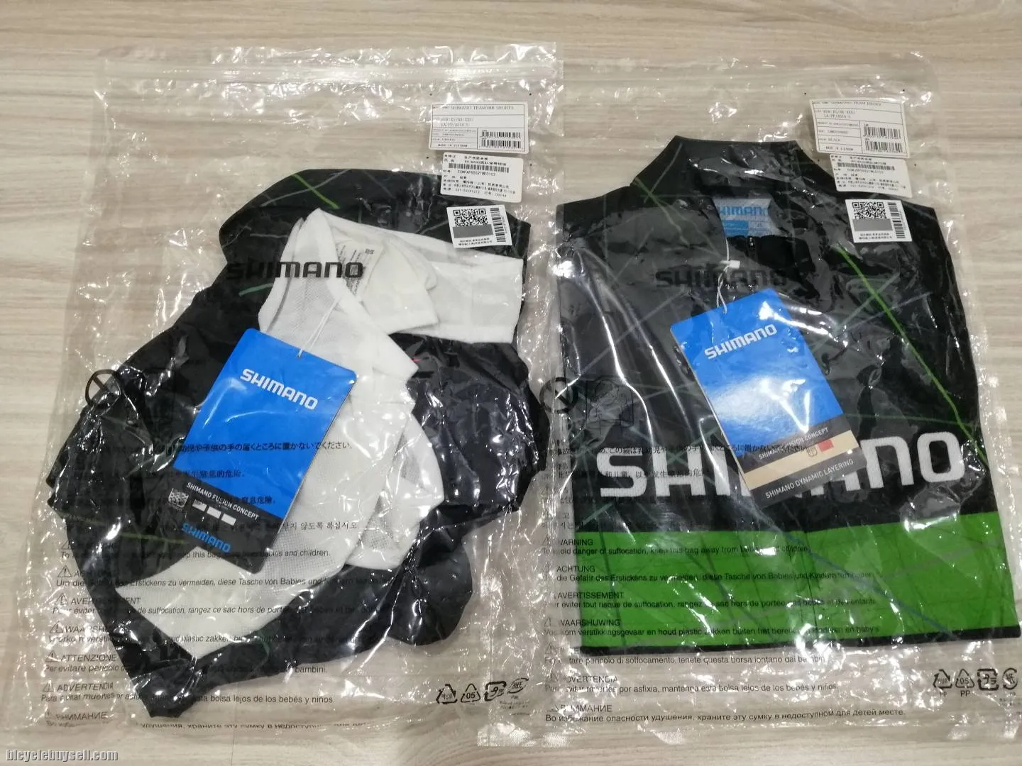 Shimano Team Jersey + Short Bib ( Size S )