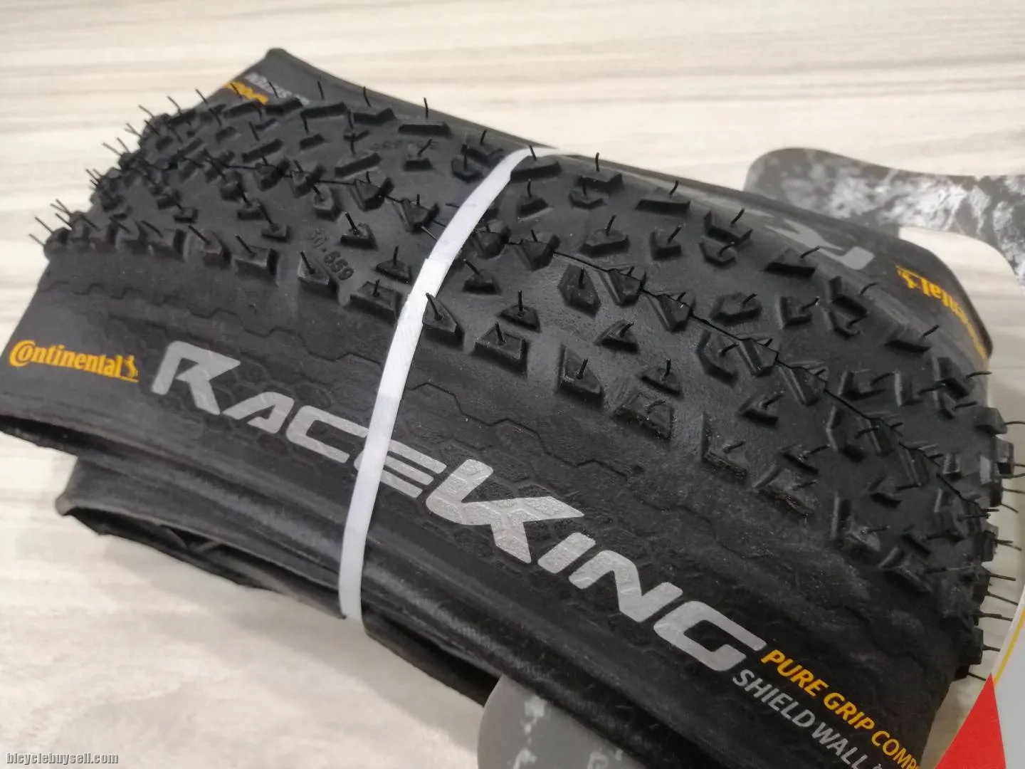 Continental Race King ShieldWall 26/27.5/29 x 2.0 Tubeless Ready Folding Tire ( 1 Pair )
