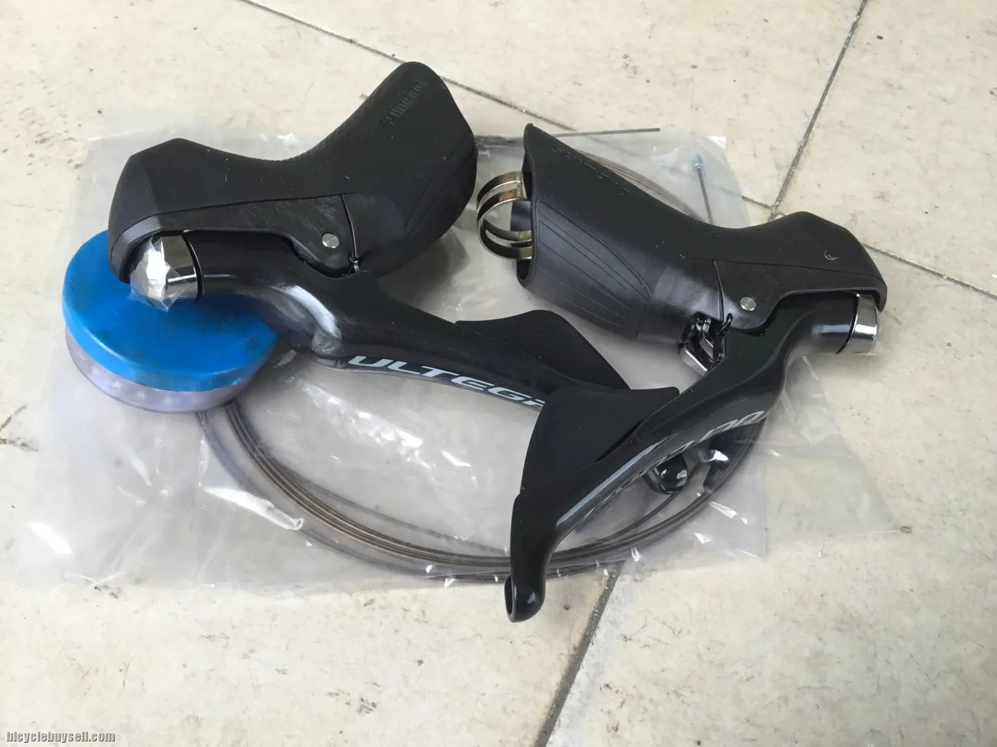 Shimano R8000 Shifter 2x11speed - Japan -- free courier