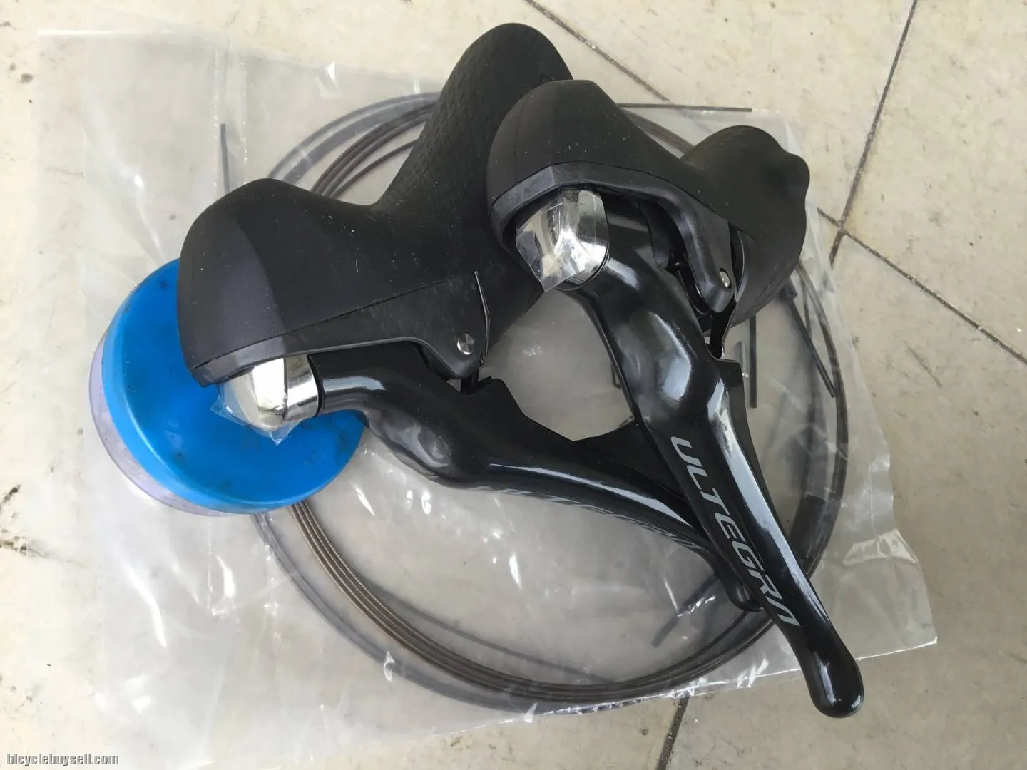 Shimano R8000 Shifter 2x11speed - Japan -- free courier