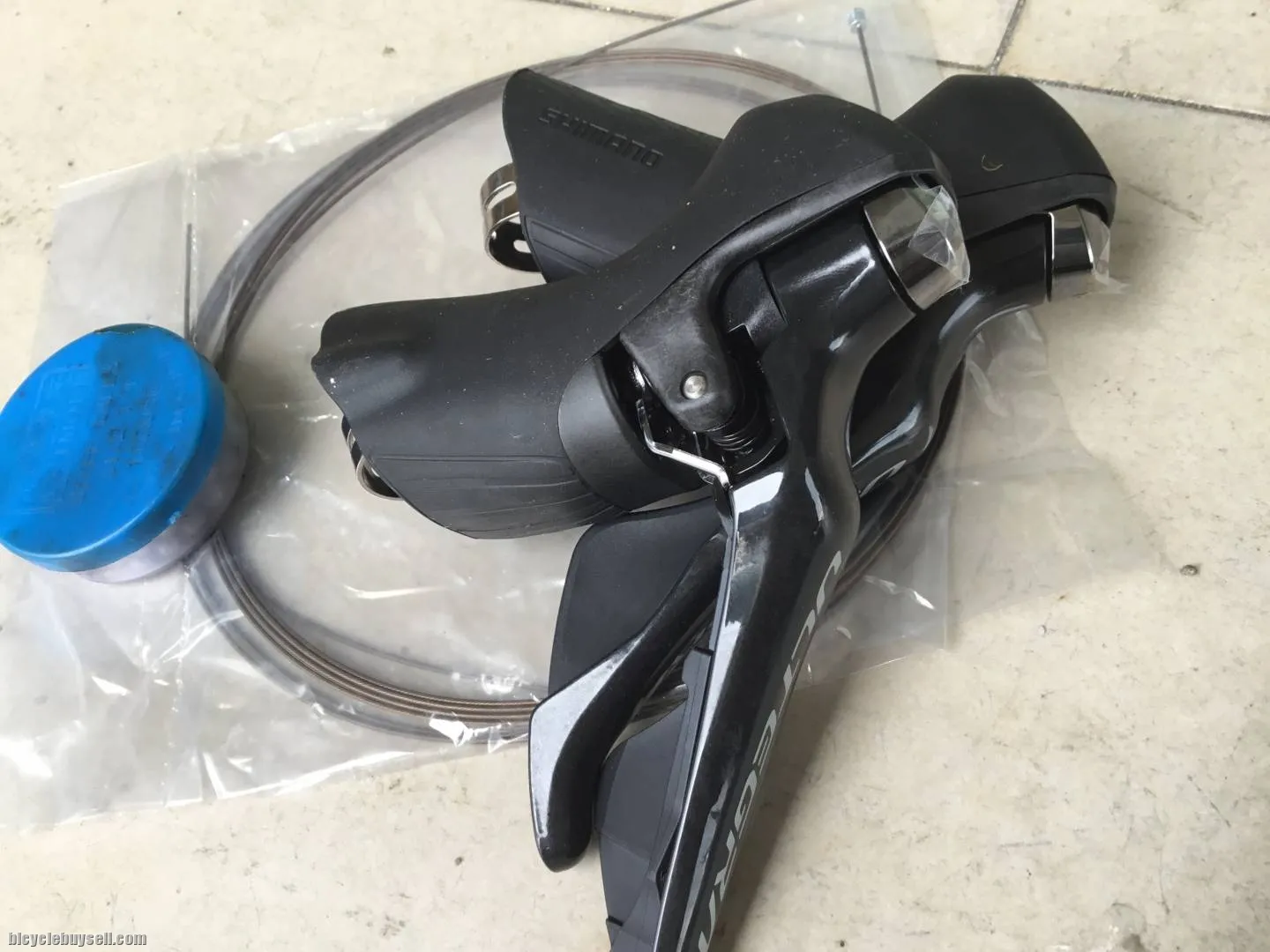 Shimano R8000 Shifter 2x11speed - Japan -- free courier