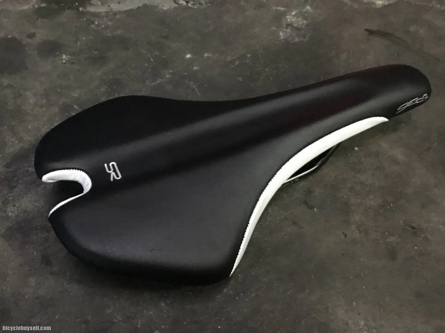 Selle Royal Seta Performance Saddles -- free courier