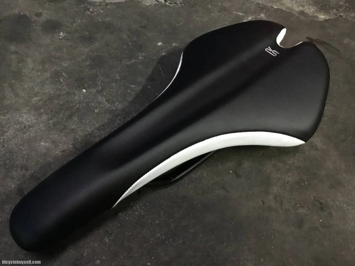 Selle Royal Seta Performance Saddles -- free courier