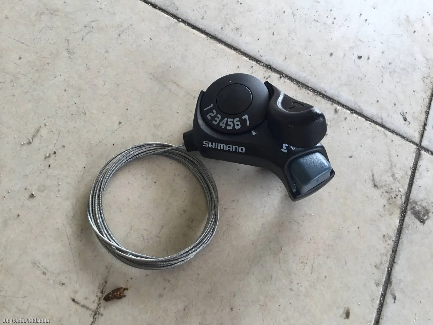 Shimano Tourney Right Thumb Shifter 7s - free courier