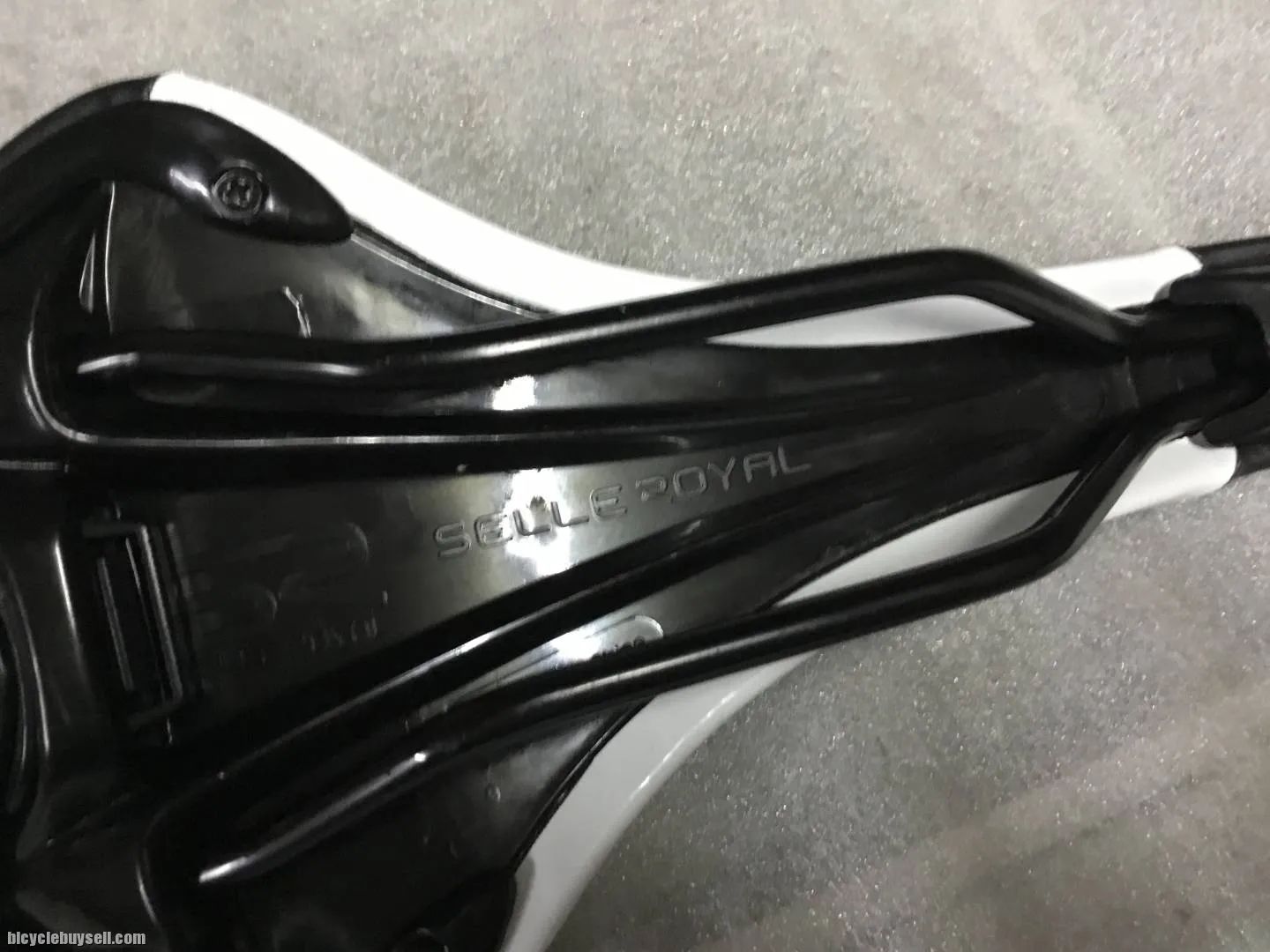 Selle Royal Seta Aero Dynamic @ free pos