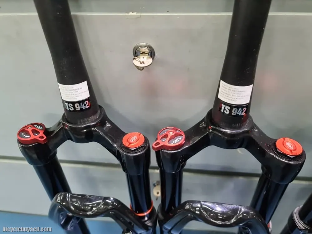 DGB 32 Air Fork (Quick release) 100mm -29er-