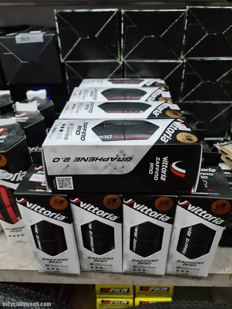 Vittoria Zaffiro Pro (Graphene) (700-25c)
