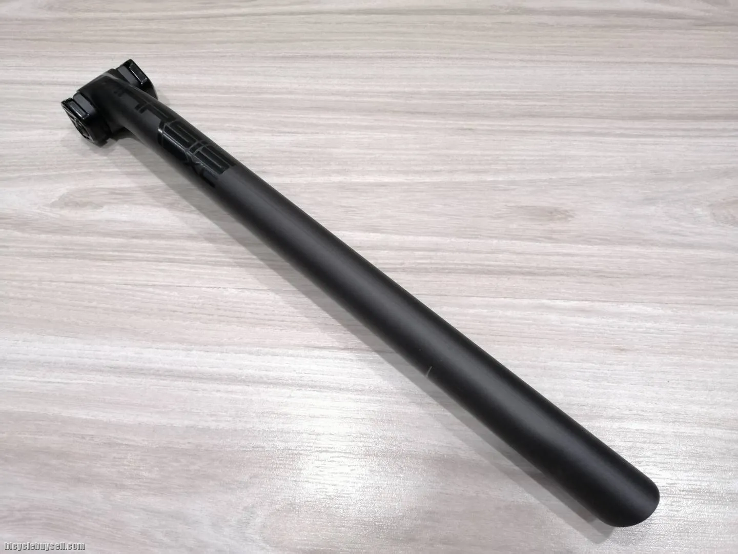 Pro Tharsis XC Di2 27.2mm x 400mm Carbon Seatpost