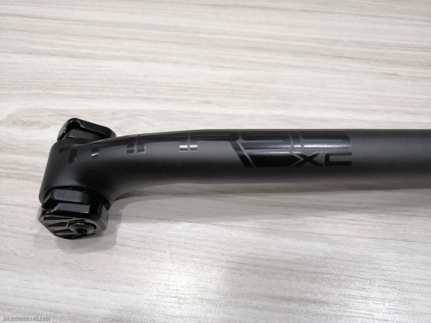 Pro Tharsis XC Di2 27.2mm x 400mm Carbon Seatpost