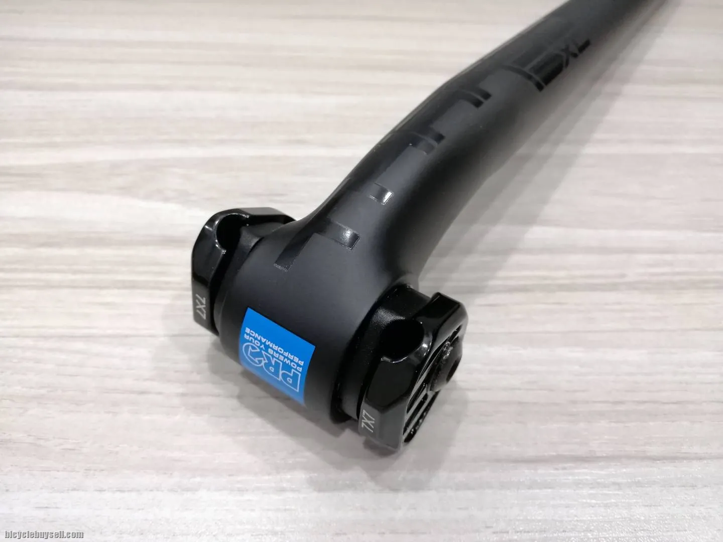 Pro Tharsis XC Di2 27.2mm x 400mm Carbon Seatpost