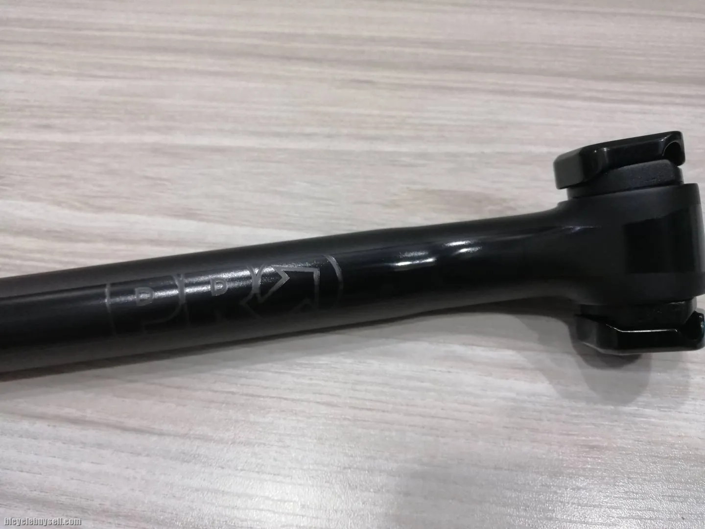 Pro Tharsis XC Di2 27.2mm x 400mm Carbon Seatpost
