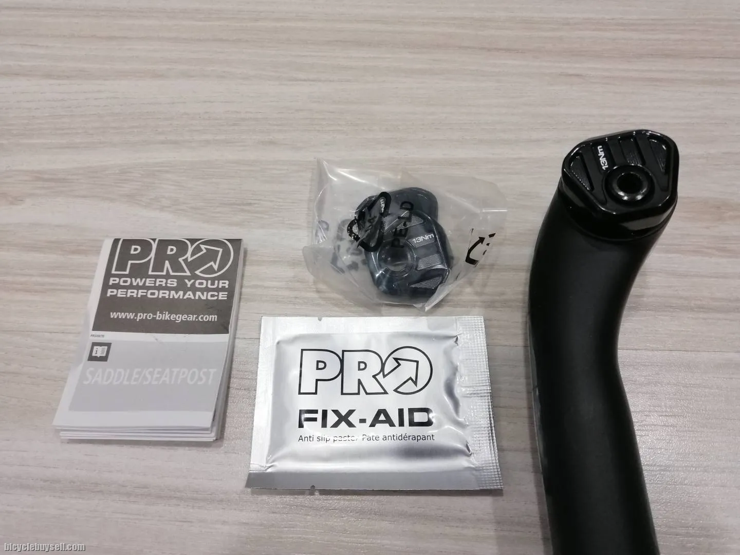Pro Tharsis XC Di2 27.2mm x 400mm Carbon Seatpost