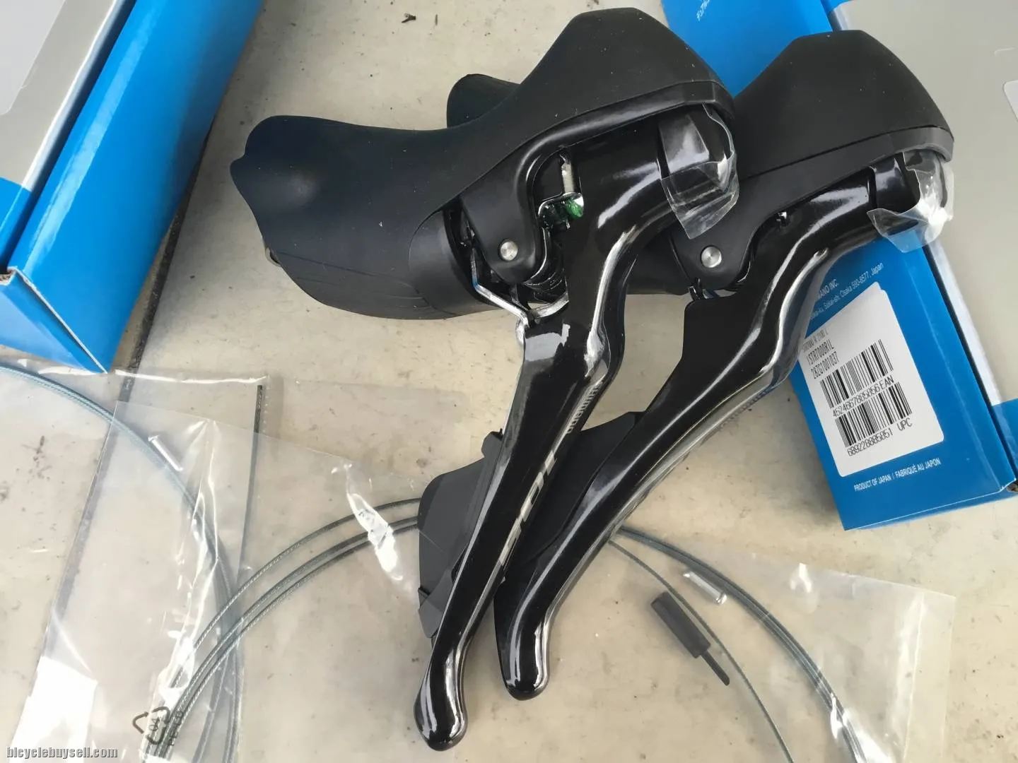 SHIMANO 105 R7000 Shifter 2x11-speed -- free Courier