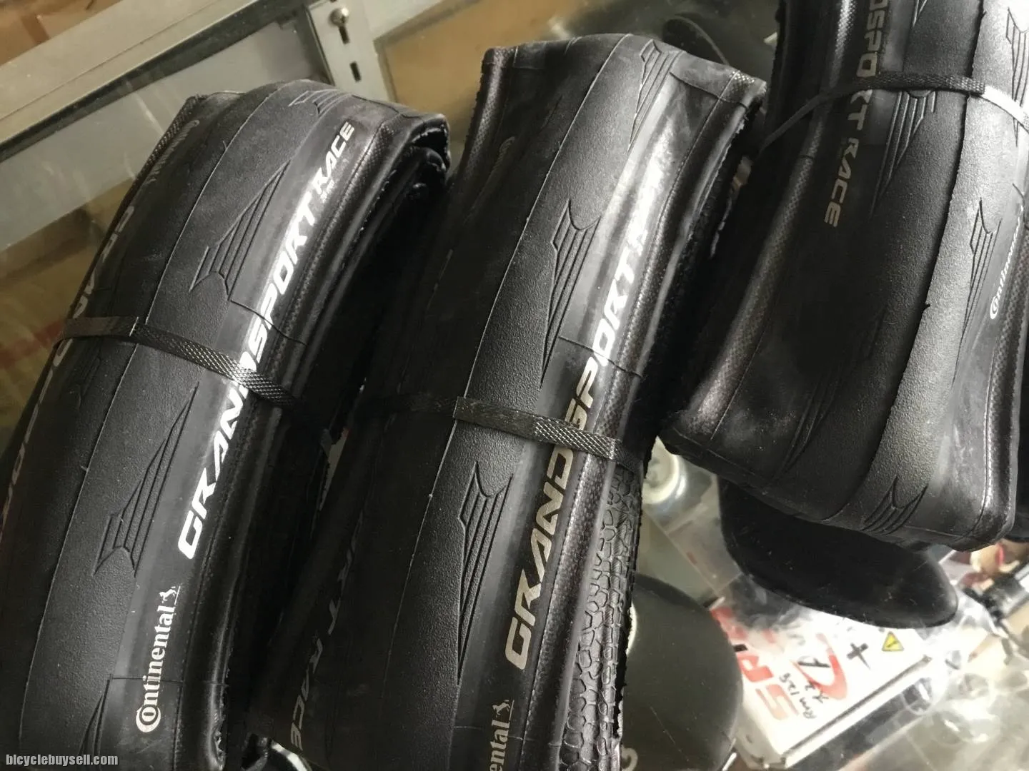 Continental Grand Sport Race Road Tires 28c / 1pair (free pos w.m)