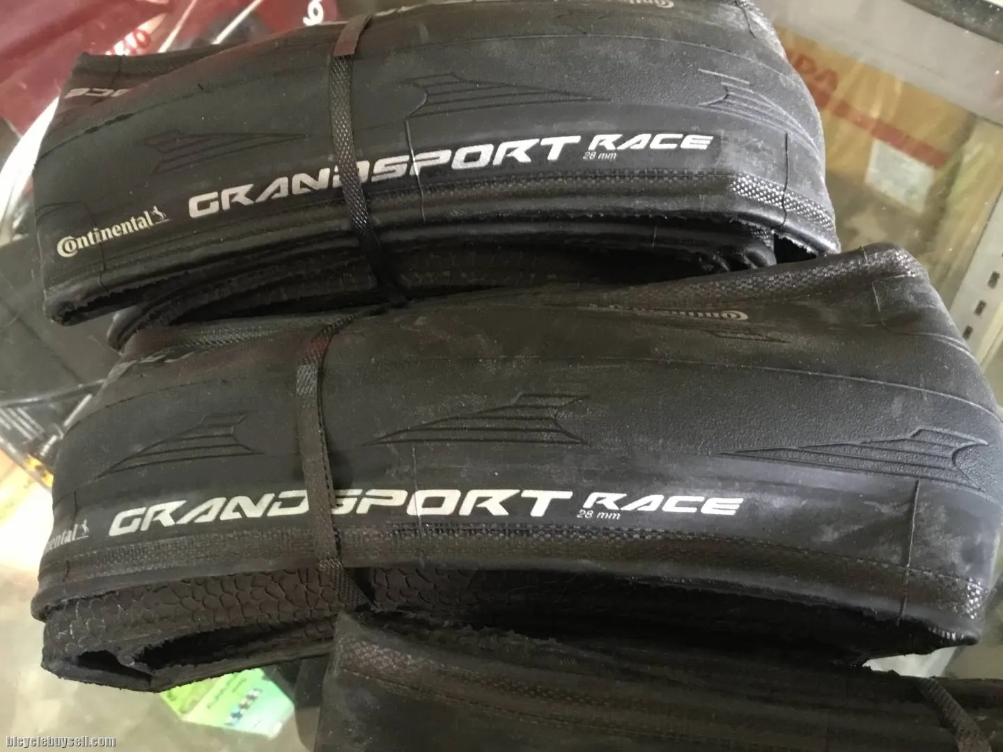 Continental Grand Sport Race Road Tires 28c / 1pair (free pos w.m)