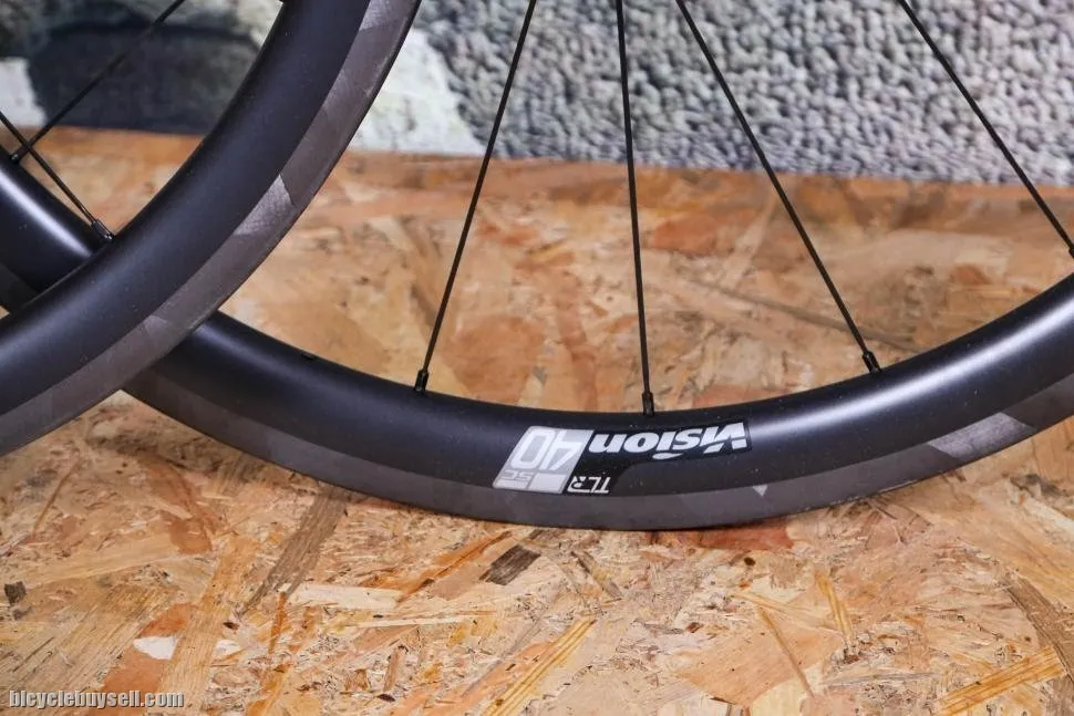 Vision TLR 40 SC (Carbon Wheelset) Brand New !!