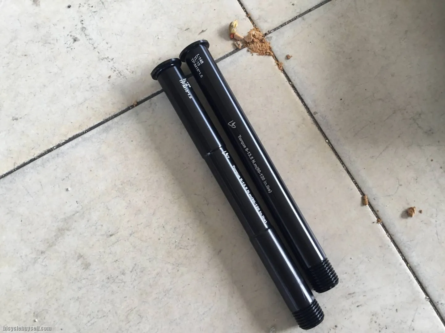 Rock Shox Thru Axle 15x100mm Axle -- free courier