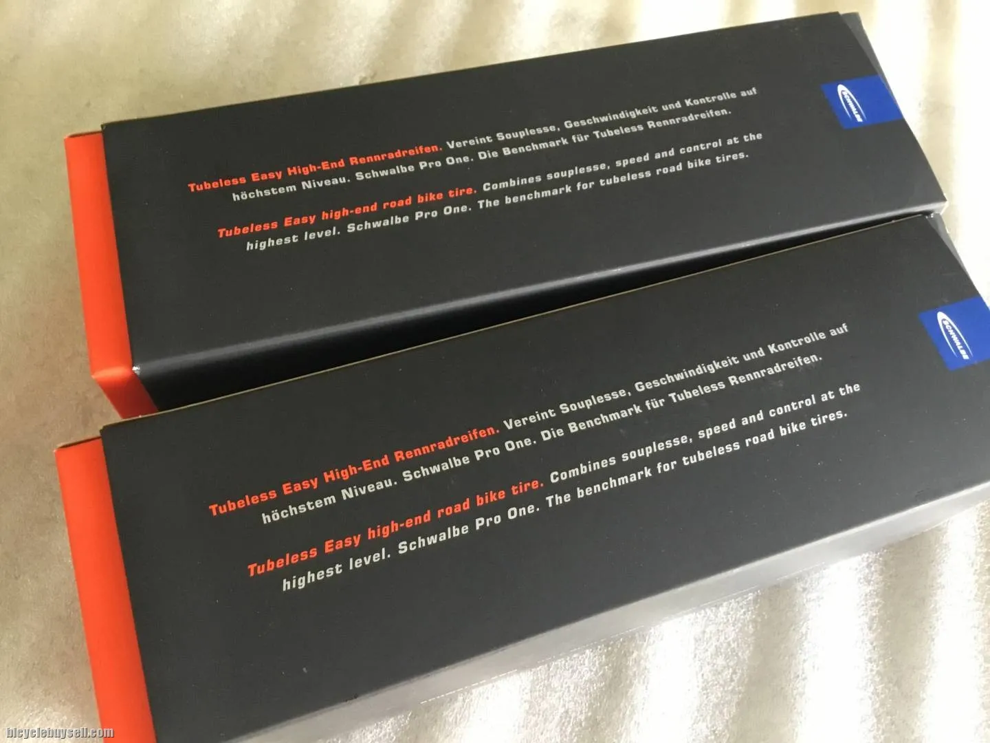 Schwalbe Pro One 700x25c Tubeless Tire | 1pair @ free pos