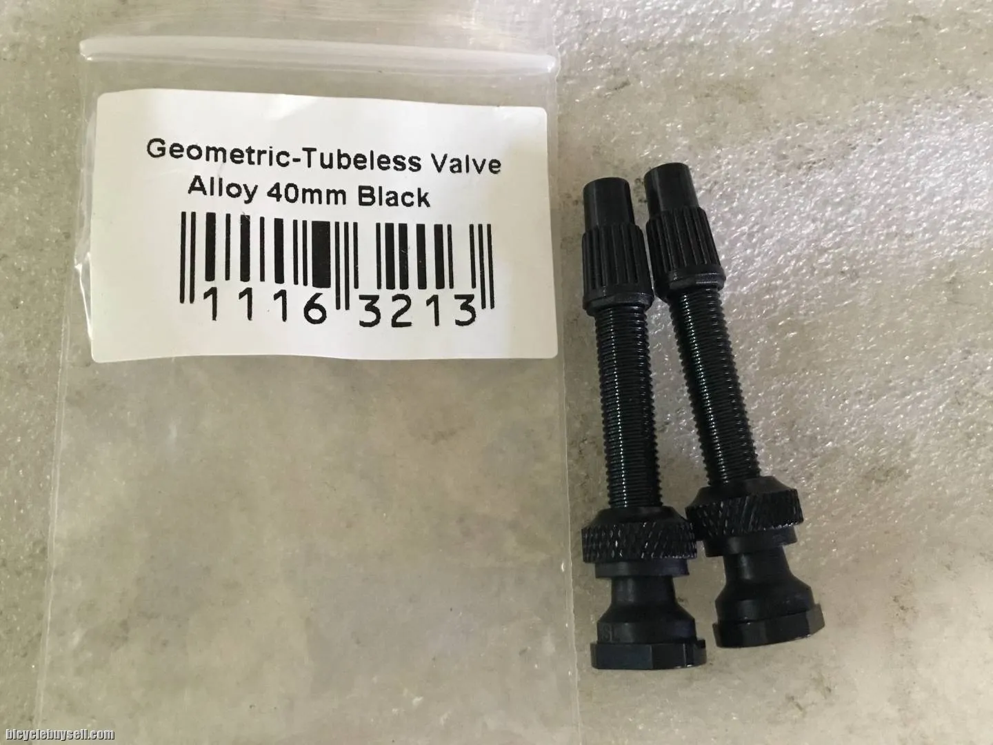 Geometric Tubeless Valve Kit 40mm | Black @ free pos