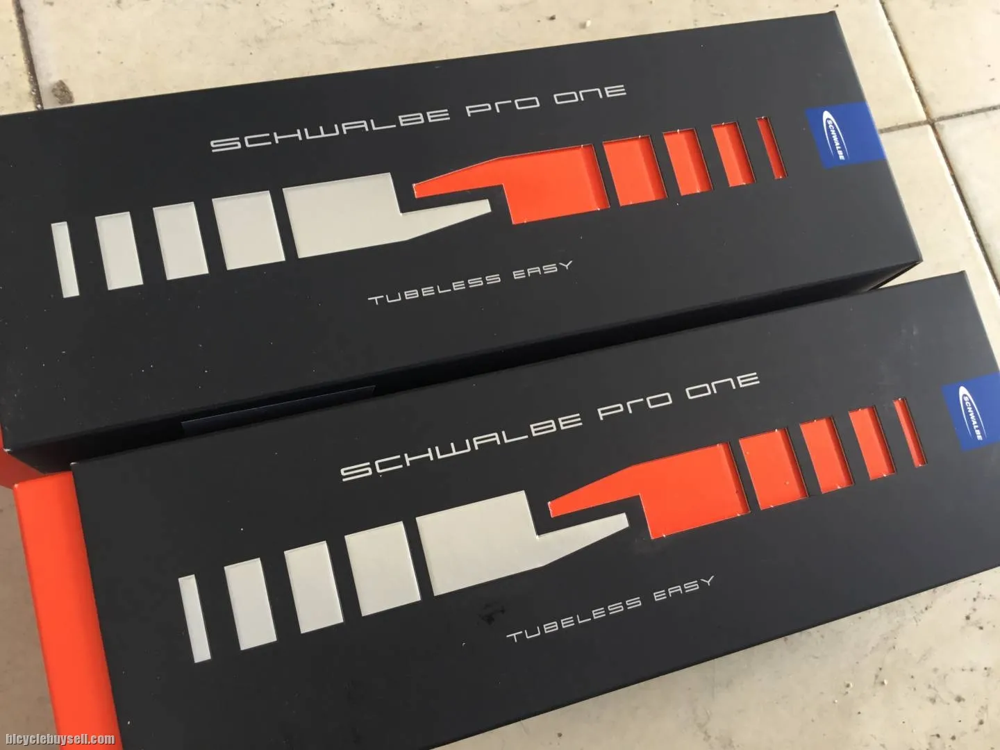 Schwalbe Pro One Tubeless Tire 700x25c - 1Set - free courier
