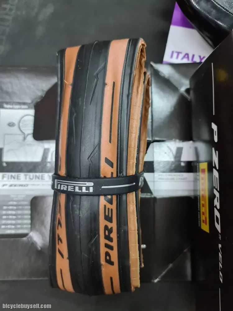 Pirelli P-Zero Velo Classic (700x25c) Tires (2023 model) ! Brand New !!