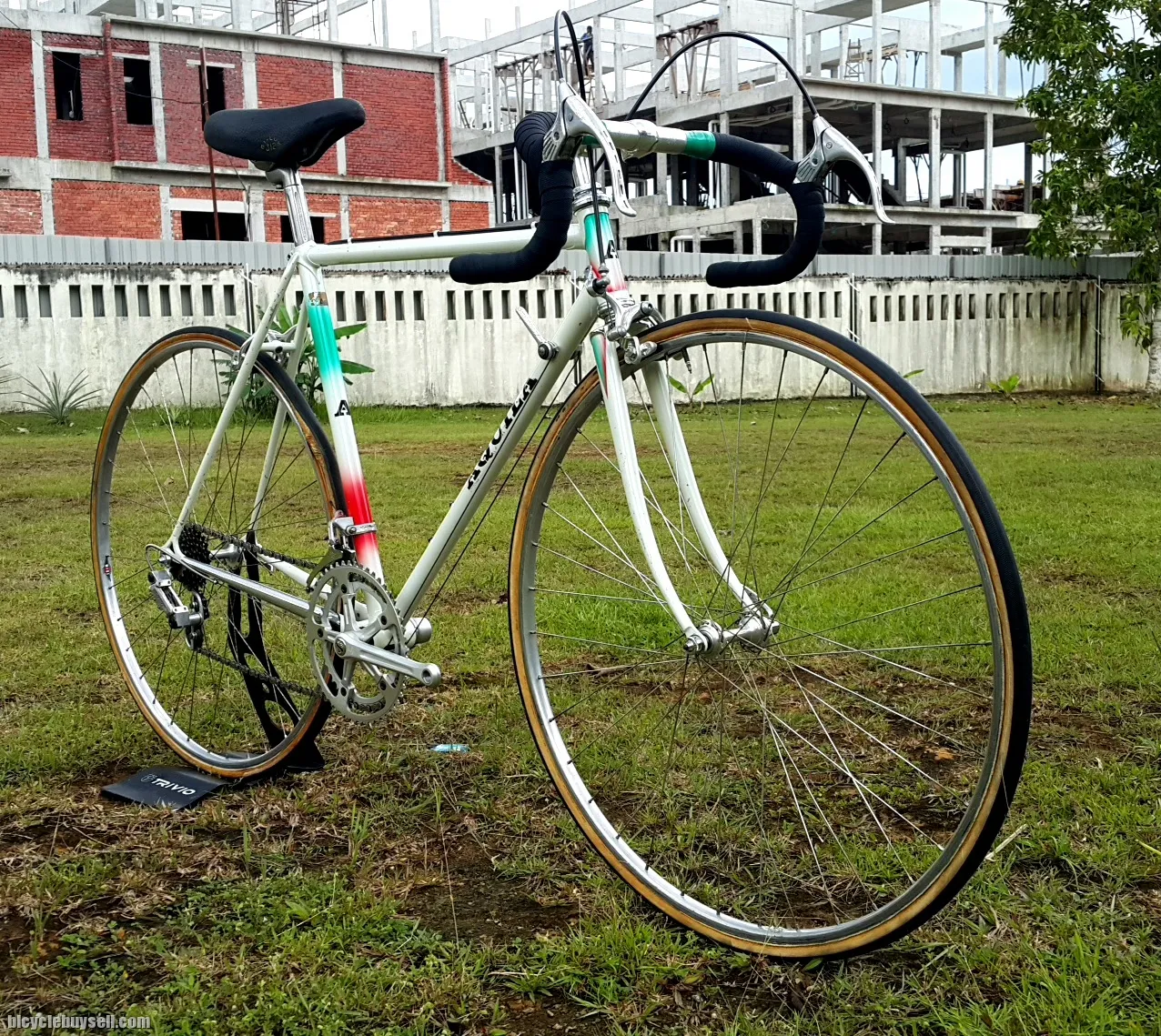 Aquila Custom Handbuilt Italian Vintage Roadbike
