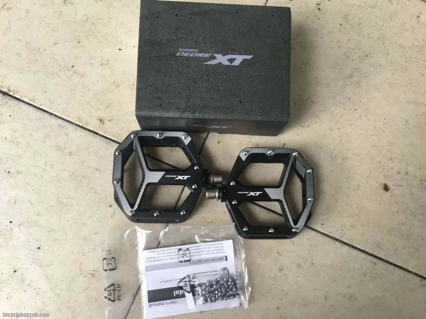 Shimano M8140 XT Japan M/L Flat Pedal -- free courier