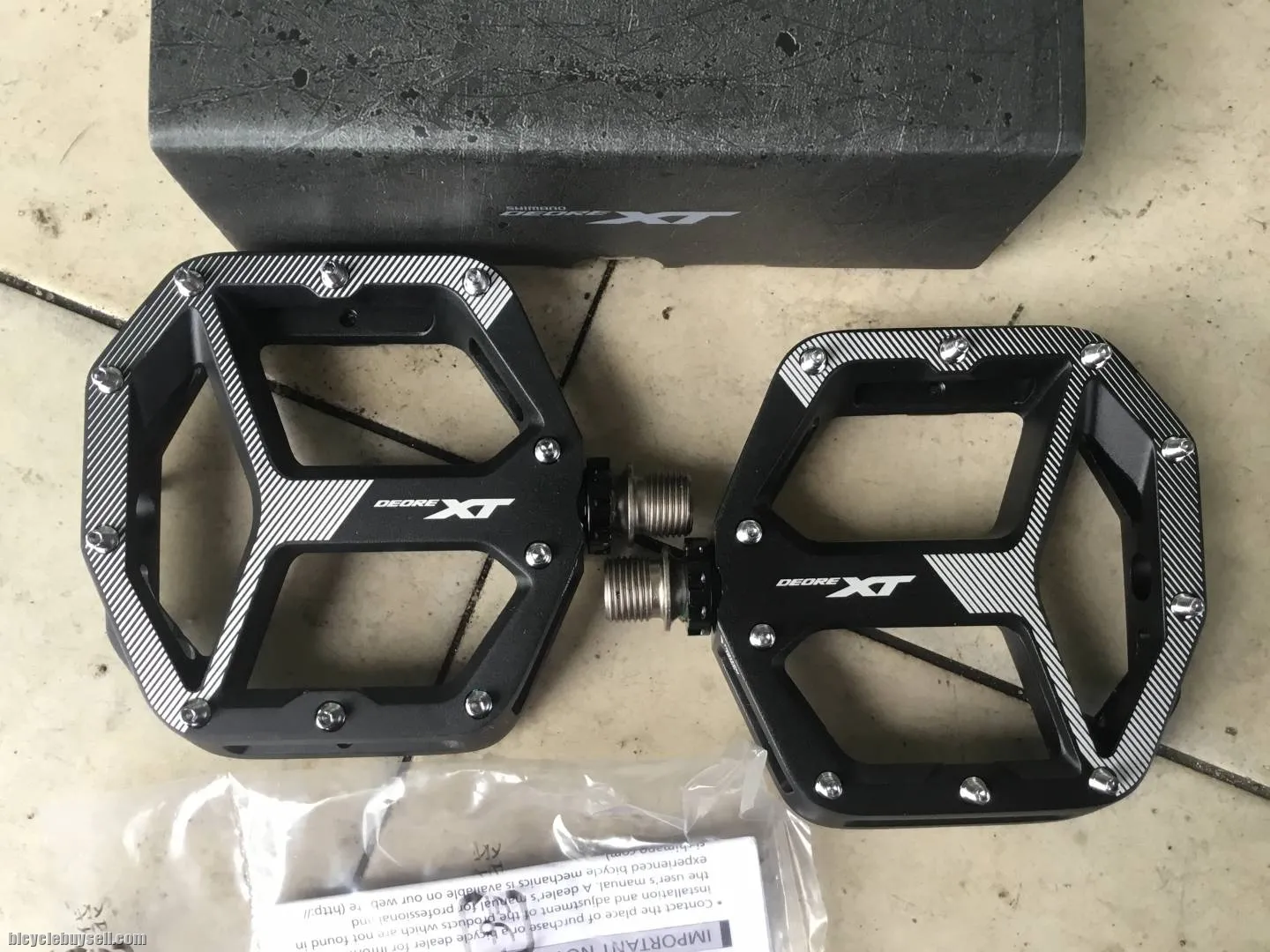 Shimano M8140 XT Japan M/L Flat Pedal -- free courier