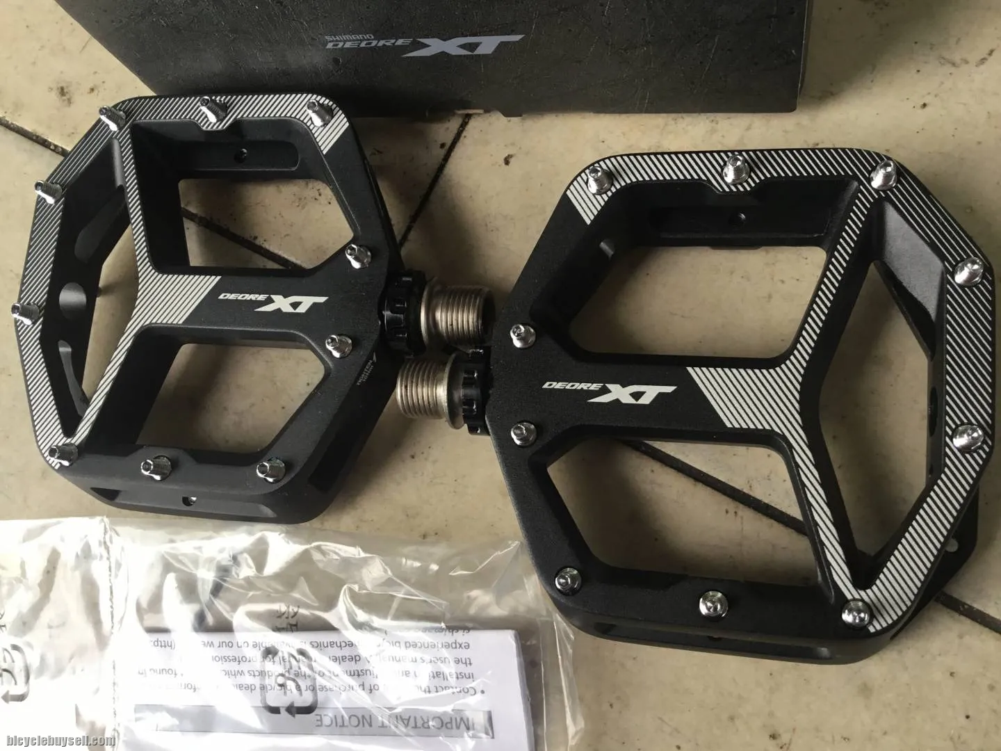 Shimano M8140 XT Japan M/L Flat Pedal -- free courier