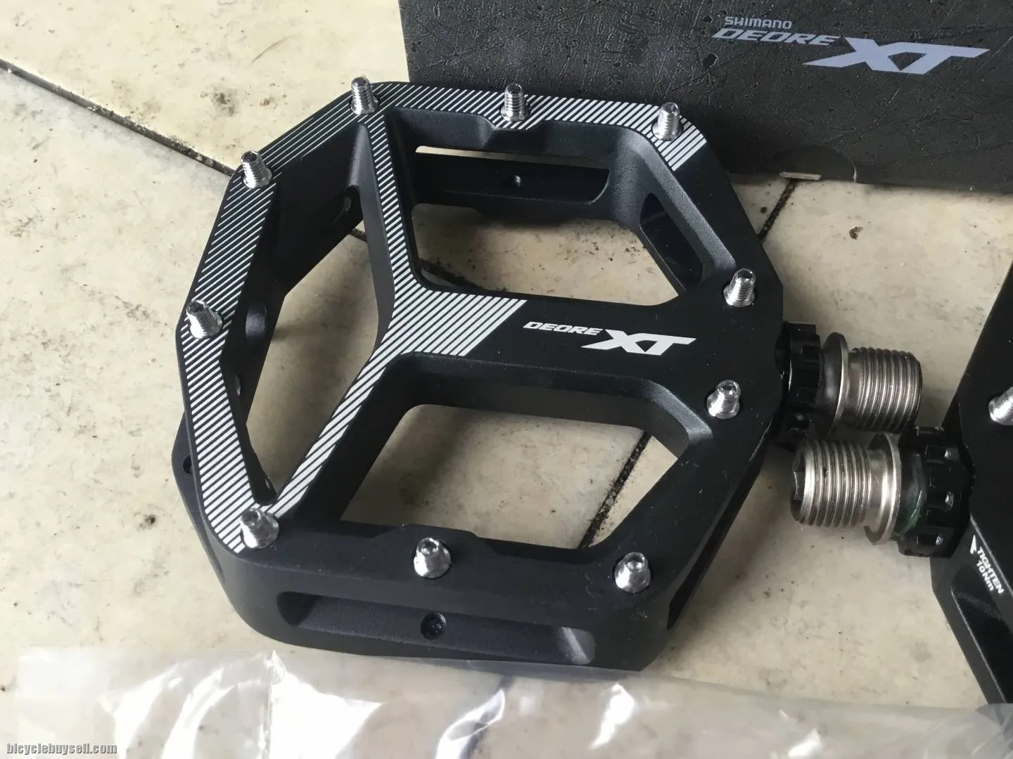 Shimano M8140 XT Japan M/L Flat Pedal -- free courier